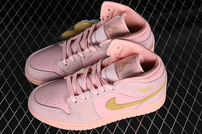 All categories Air Jordan Jordan series basketball shoes Air Jordan 1 Mid Air Jordan 1 Mid AJ1 Joe 1 coral gold dirty pink suede mid-top retro basketball shoes 852542-600